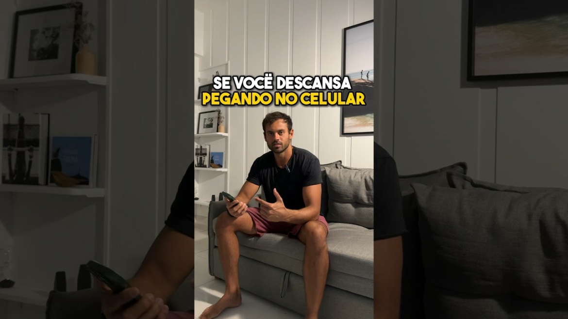 O problema de descansar pegando no celular é… #estresse #saudemental #ansiedade #dopamina